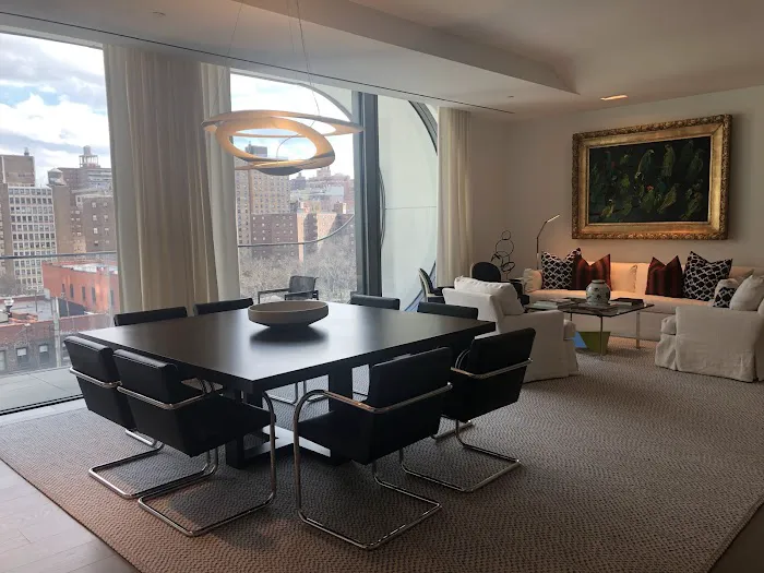 Douglas Elliman Real Estate Office in Midtown in New York, NY Picture 7
