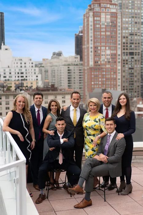 Teplitzky Dunayer Team at Douglas Elliman Real Estate Picture 9