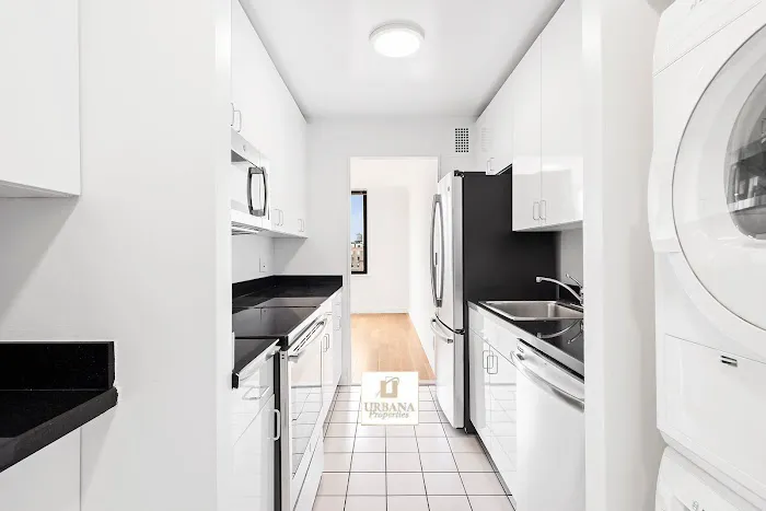 800 Fifth Avenue - Luxury Apartment Rentals Picture 9