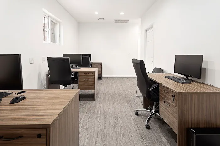 InstaHomes Realty, LLC Picture 10