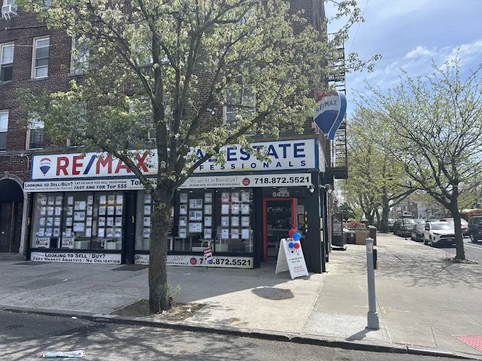 RE/MAX Real Estate Professionals -Dyker Heights Picture 3