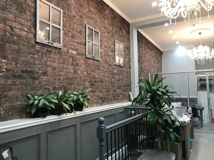 5 BORO REALTY Picture 3