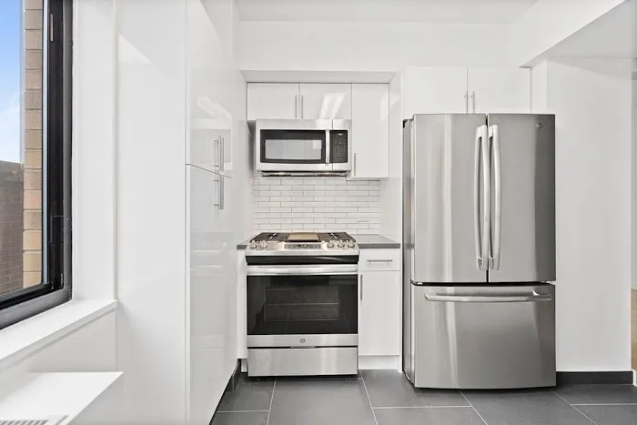 200 East 87th Street Apartments Picture 6