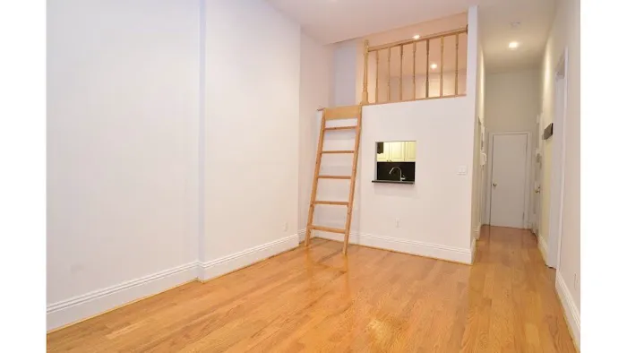 Harlington Realty Picture 1