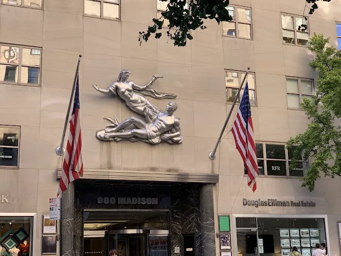 Douglas Elliman Real Estate Office in Upper East Side in New York, NY Picture 6