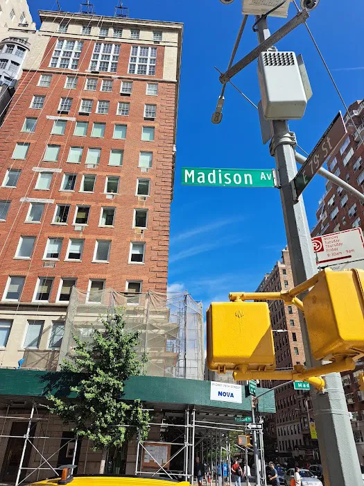 Douglas Elliman Real Estate Office in Upper East Side in New York, NY Picture 4