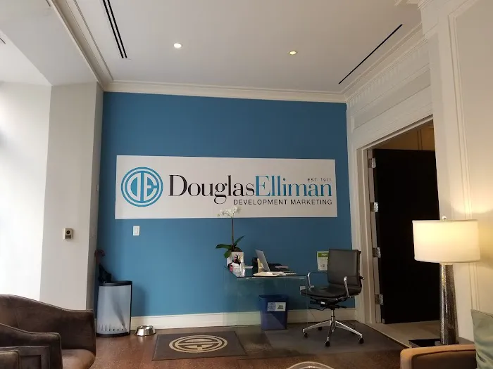 Douglas Elliman Real Estate Office in Upper East Side in New York, NY Picture 5