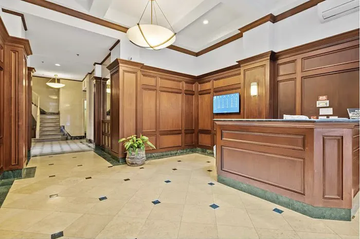 Manhattan Tower Picture 4