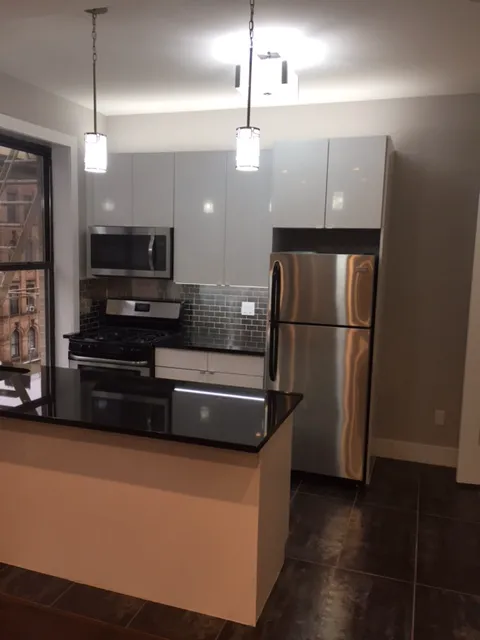 Goldmont Realty Picture 3