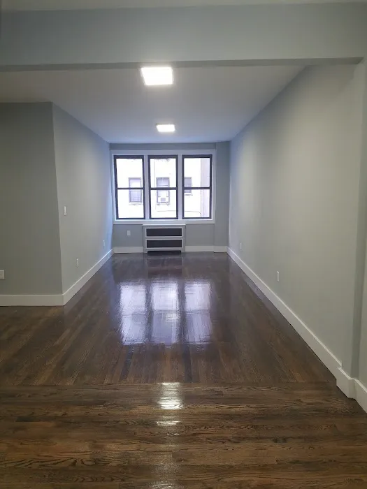 Goldmont Realty Picture 2