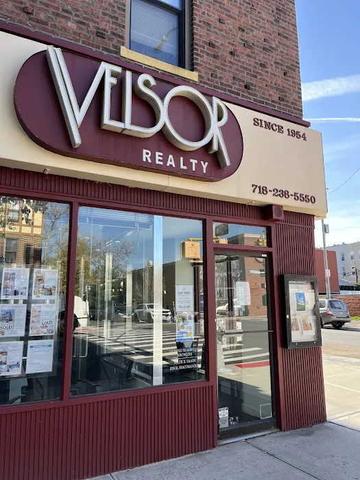 Velsor Realty Picture 3