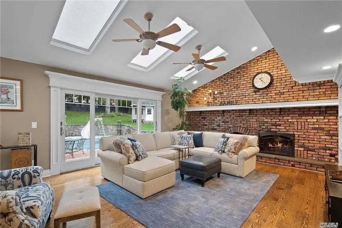 Century 21 Professional Realty Picture 3
