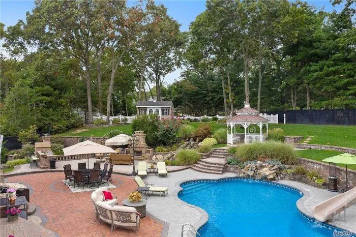 Century 21 Professional Realty Picture 4