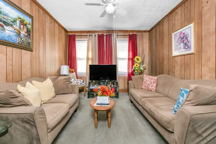 Century 21 Professional Realty Picture 10