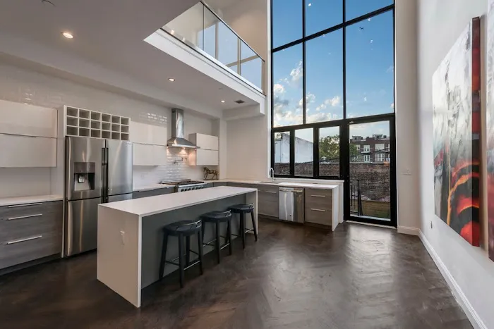 Mach Realty Picture 1