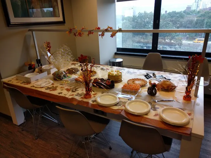 Regus - Forest Hills Tower-Queens Picture 9