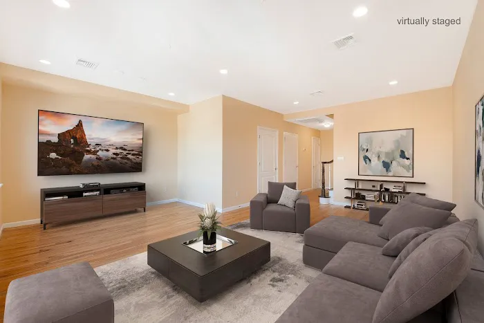 Yevgen Pitelman Licensed Real Estate Sales Agent Picture 4