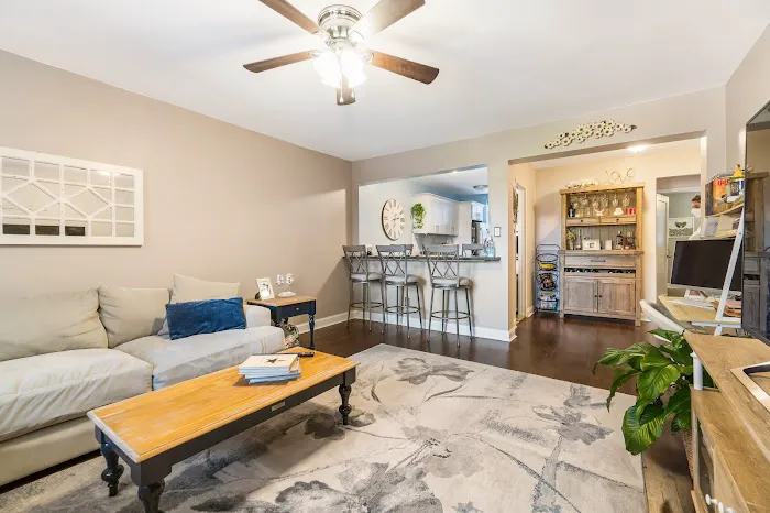 Ben Bay Realty Company of Ave U Picture 6