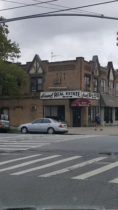 Hunt Real Estate Picture 1