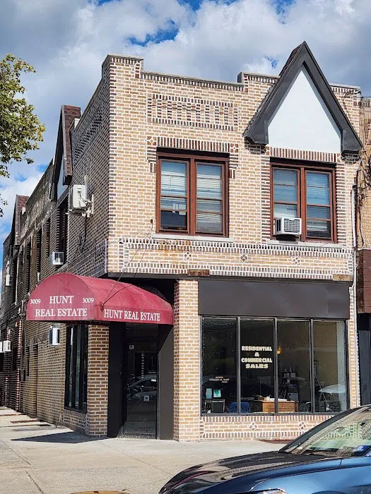 Hunt Real Estate Picture 3