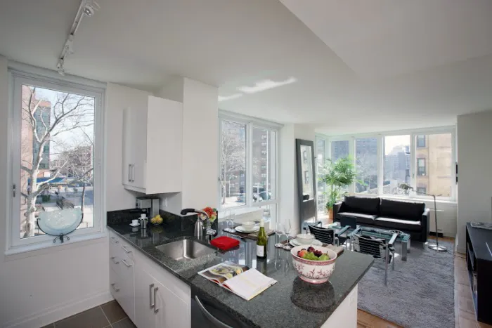 1510 Lex @ Carnegie Hill Place Picture 9