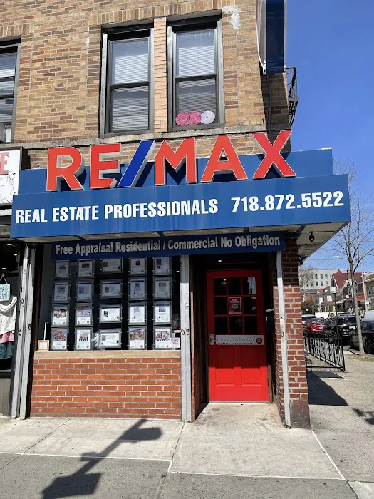 RE/MAX Real Estate Professionals Picture 4