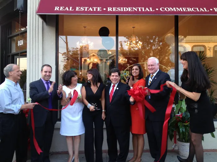 Compass House-N-Key Team Picture 5