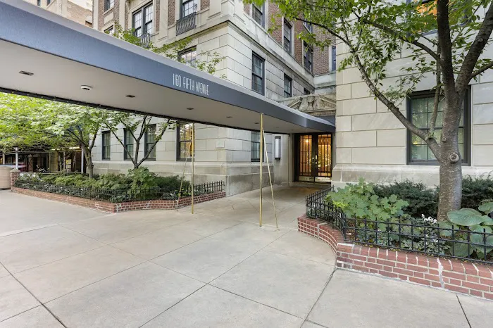 1160 Fifth Avenue Picture 3