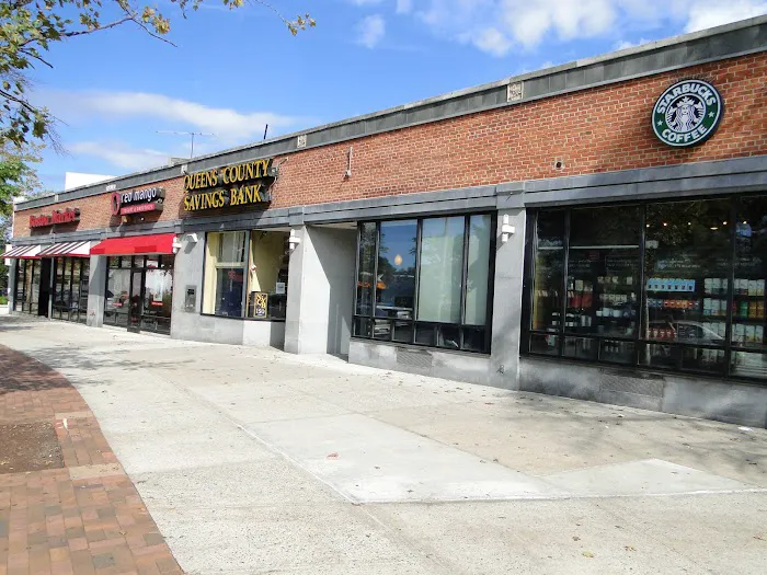 Fresh Meadows Realty Picture 3