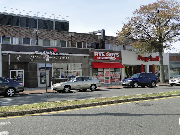 Fresh Meadows Realty Picture 10