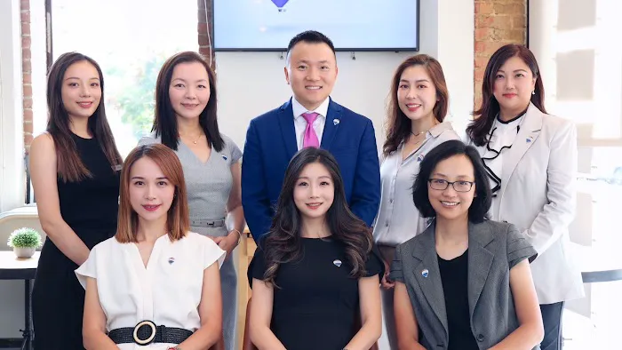 Dan Dong at Remax Edge Picture 3