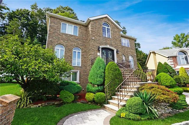 Brooklyn Licensed Real Estate Broker Alexander Plotkin at Exp realty Picture 6