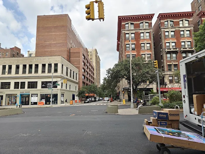 2875 Broadway Picture 1