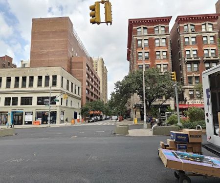 2875 Broadway