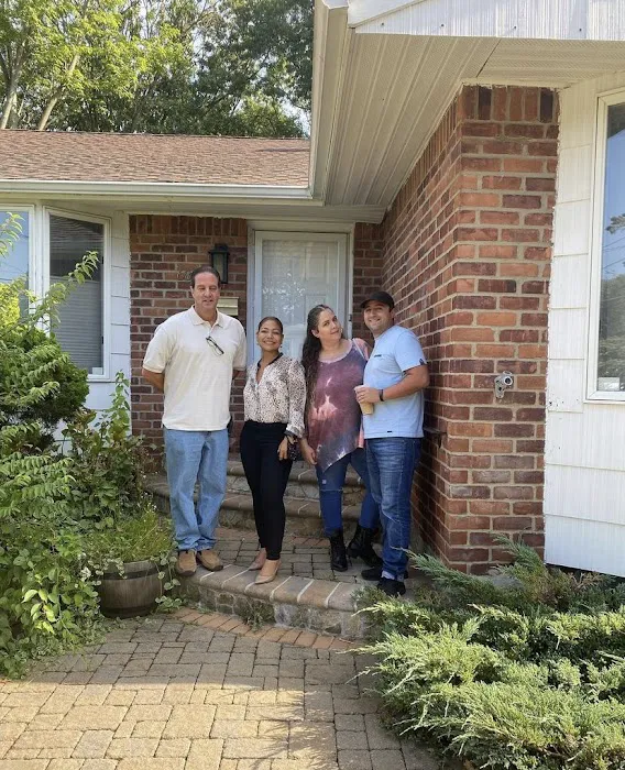 Nadia Santos, GNJ Realty Group Picture 7