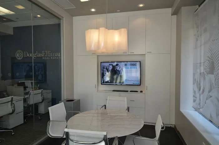 Douglas Elliman Real Estate Office in Harlem New York, NY Picture 2
