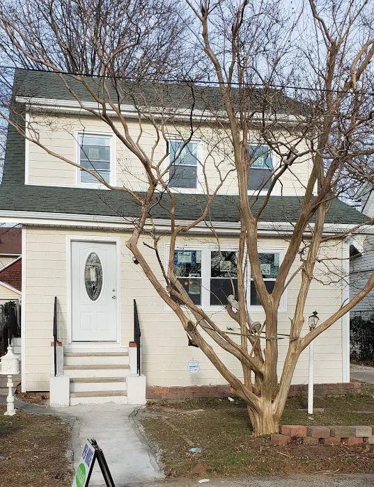 Acshan Realty Picture 3