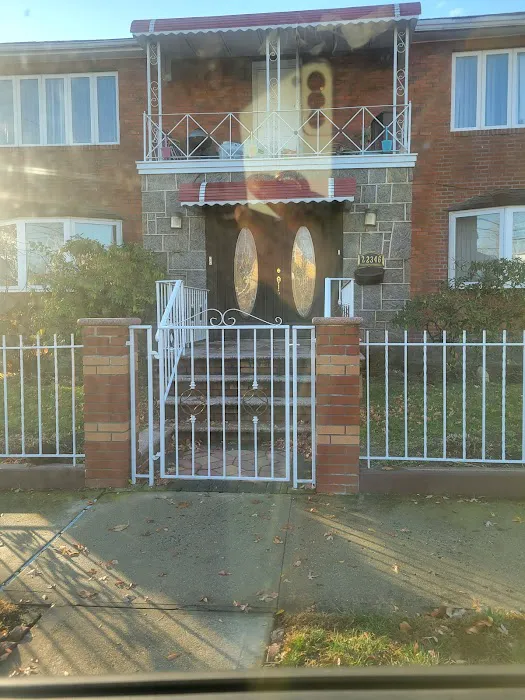 Acshan Realty Picture 2