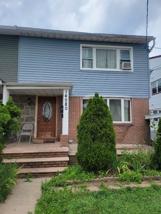 Acshan Realty Picture 1