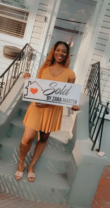 Building Luxury Team | HomeSmart CrossIsland Real Estate Picture 1