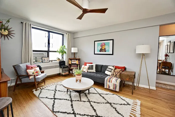 The Bizzarro Agency, New York Real Estate Agents Picture 7