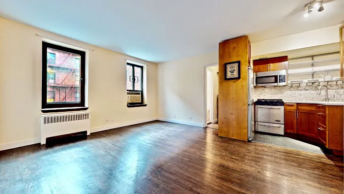 The Bizzarro Agency, New York Real Estate Agents Picture 1