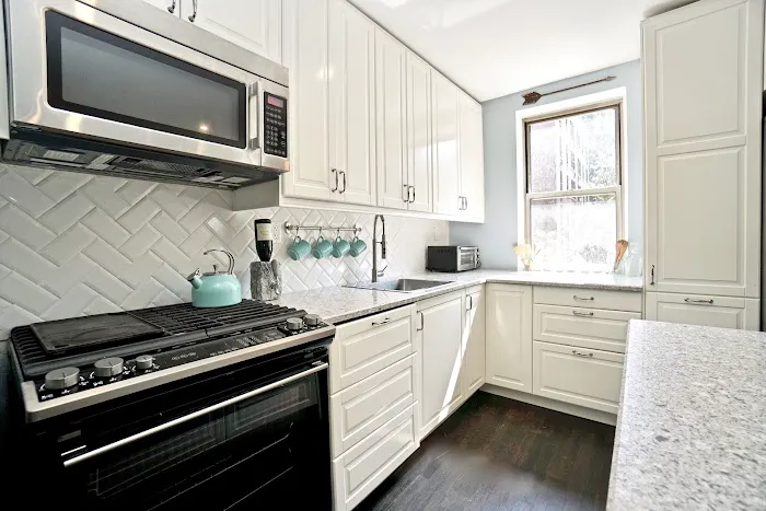 The Bizzarro Agency, New York Real Estate Agents Picture 2