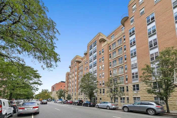 Montfort Real Estate Picture 2