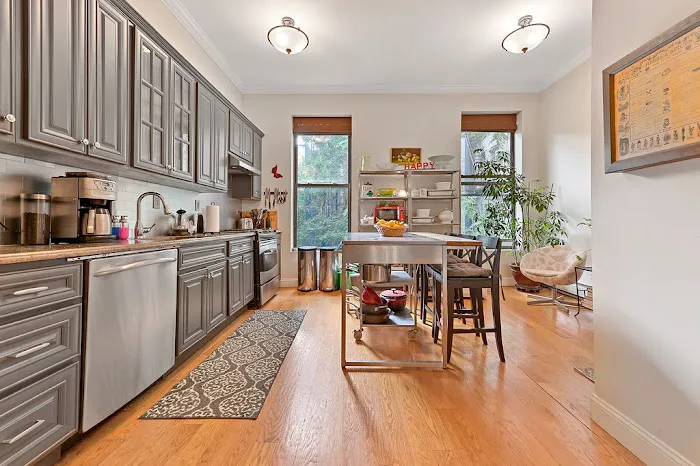 Montfort Real Estate Picture 5