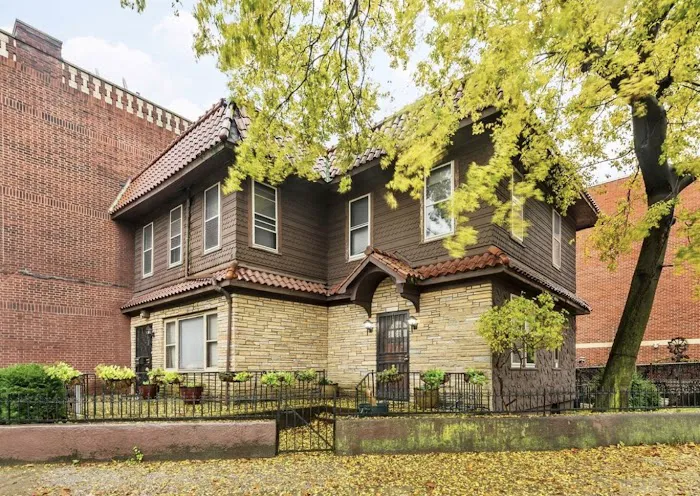Montfort Real Estate Picture 8