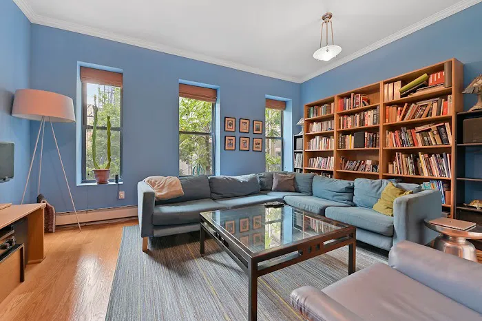 Montfort Real Estate Picture 6