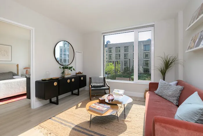 1515 Surf Modern Apartments Picture 5