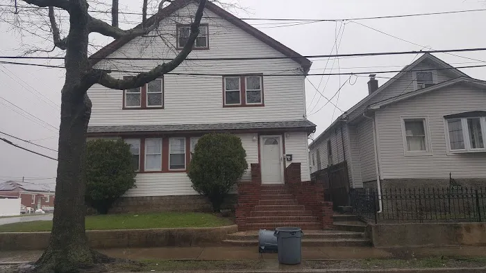 New York Estates Realty Picture 4
