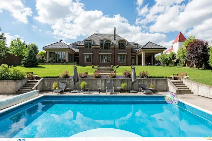 Yanli Zhang Real Estate Professionals eXp Realty Picture 2